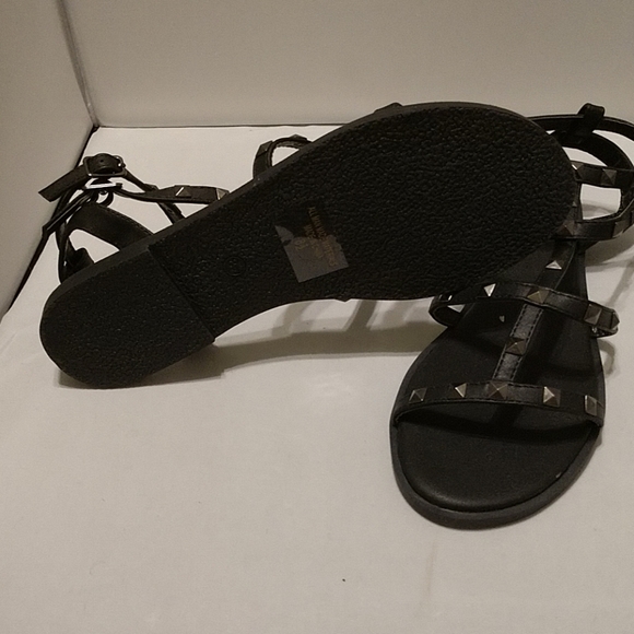 Black studded gladiator sandals - Picture 7 of 8